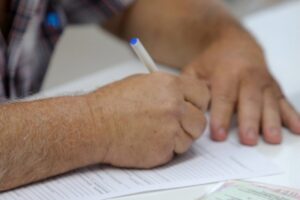 Волгоградские льготники могут изменить способ получения услуг