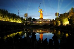 В Волгограде прошел показ «Света Великой Победы» на Мамаевом кургане