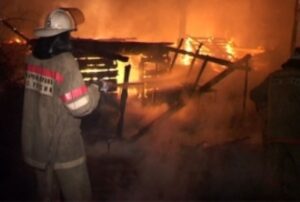 45-летний волгоградец погиб на пожаре в уже ранее горевшей постройке