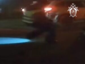 Золотая молодежь: пьяная 15-летняя школьница на дорогой иномарке сбила гаишника