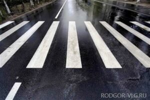 В Волгограде водитель сбил 65-летнюю женщину на переходе и ушел