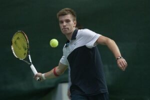 Волгоградский теннисист остановился в шаге от победы