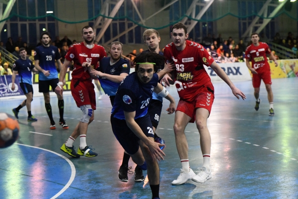 Волгоградский «Каустик» одержал волевую победу над челябинским «Динамо»