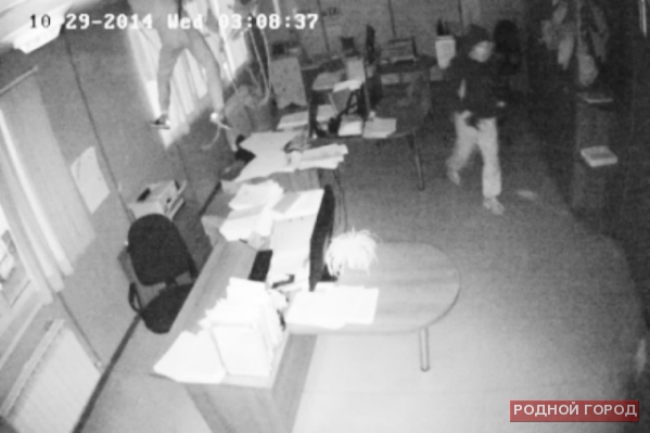 В Волгограде воры влезли в офис через крышу и украли 200 тысяч
