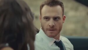 У турецкого актера Керема Бюрсина появилась новая возлюбленная