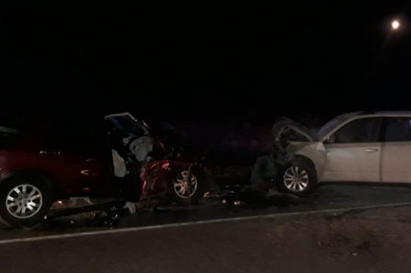 В лобовом ДТП под Волгоградом пострадали 8 человек
