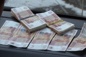 Сбытчиков 1,55 млн фальшивых денег судят в Волгограде