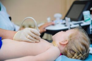 В Ворошиловском районе Волгограда обновили еще одну детскую поликлинику