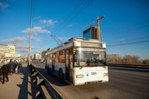 ДТП в Волгограде: автобус парализовал движение троллейбусов