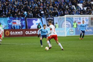 Поддержать «Ротор» на первой весенней игре пришли девушки-красавицы