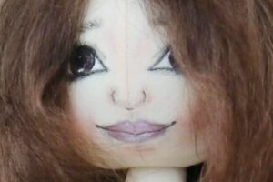Кукла, похожая на Ольгу Бузову, может помочь больному мальчику