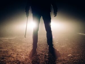 Домашний мучитель: тиран почти год истязал 10-летнюю дочь