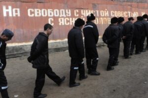 «Телефонный террорист» уклонился от общественных работ и попал за решётку