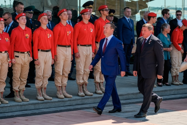Дмитрий Медведев посетил открытие памятника-музея «БК-31» в Волгограде