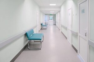 В Волгограде и области сосудистые отделения больниц оснащают современной техникой
