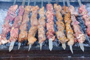 В Волгоградской области уменьшилась стоимость шашлычного набора