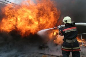 В Волгоградской области при пожаре в доме погибли два человека