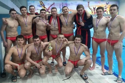 Юные волгоградские ватерполисты стали вице-чемпионами России