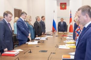 В Волгоградской области почтили память жертв терактов в Севастополе и Дагестане