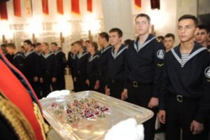 В Волгограде 184 первокурсника вступили в ряды юнармейского движения