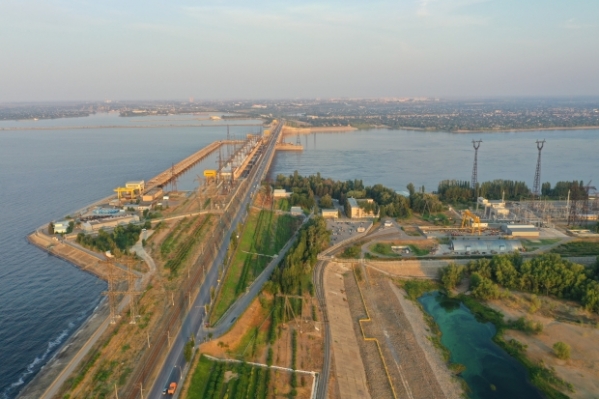 В Волгоградской области еще на месяц закрыли движение большегрузов через Волжскую ГЭС