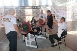 В Волгограде прошел Кубок Сталинградской битвы по пауэрлифтингу