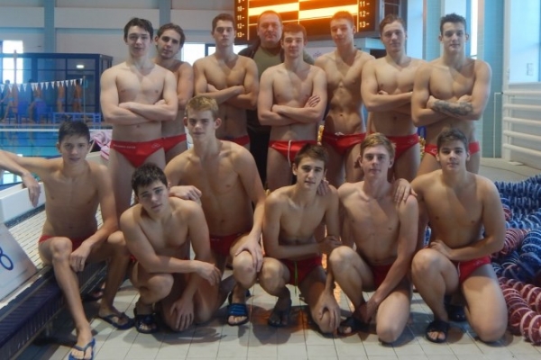 Юные волгоградские ватерполисты одержали в Астрахани 2 победы