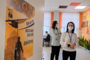 В Волгограде 15 лауреатов конкурса «Учитель года» провели классный час