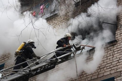 На западе Волгограда при пожаре в квартире погибли мужчина и женщина