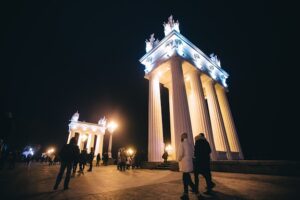 На нижней террасе набережной в Волгограде собирают пешеходную зону