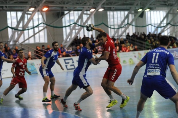 Волгоградский «Каустик» проиграл в Астрахани