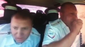 Ранение полицейского города Камышина попало на видео