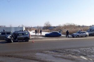 На юге Волгограда столкнулись 4 автомобиля