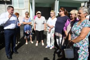 Бочаров обсудил благоустройство с жителями Красноармейского района