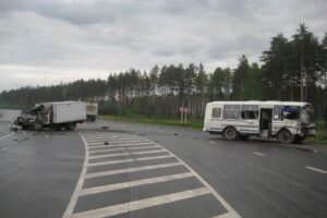 Под Волгоградом автобус протаранил «Газель»