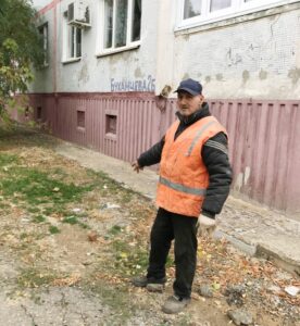 Жители Волгограда с улицы Буханцева: «Помогите найти управу на сумасшедшего соседа!»