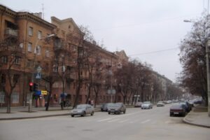 В историческом центре Волгограда подвалы домов попали в частные руки