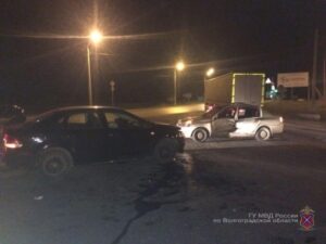 Женщина и двое подростков пострадали в ДТП в Ворошиловском районе