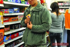 Волгоградские подростки обокрали сетевой магазин на 4500 рублей