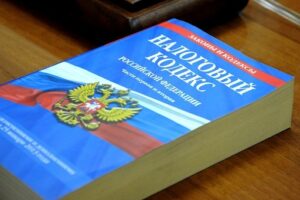 У должника по налогам в Волгограде арестовали дом и 7 автомобилей
