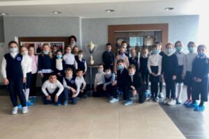 Юные волгоградцы побывали в гостях у ватерпольного «Спартака»