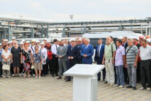 На НПЗ в Волгограде Алекперов и Бочаров открыли стелу