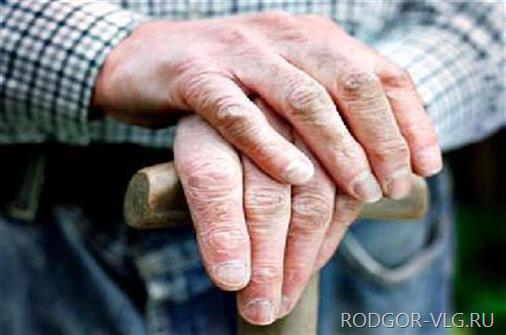 18-летняя девушка ограбила 65-летнего пенсионера в Волгограде