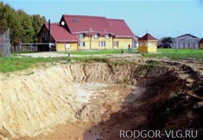 Волгоградская прокуратура добивается денег для упавшего в котлован подростка