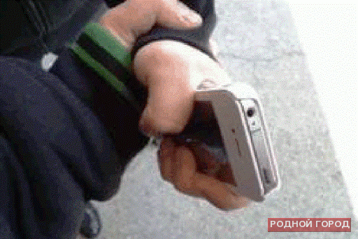 В Волгограде 34-летнего мужчину ограбили под угрозой отвёртки