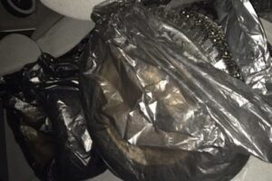 Два жителя Калмыкии задержаны в Волгограде за серийные кражи колёс