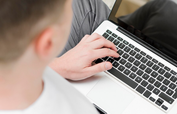 На юге Волгограда выставили на продажу торговый центр за 88 млн рублей