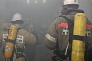 Один пострадал и 35 эвакуировали из-за пожара в 16-этажке Волгограда