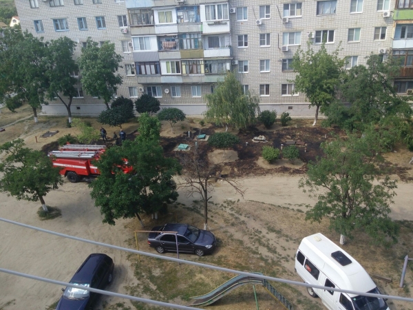 В Советском районе из-за любителей шашлыков  сгорел палисадник
