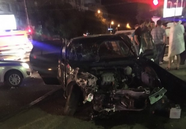 Два автомобиля столкнулись в центре Волгограда
